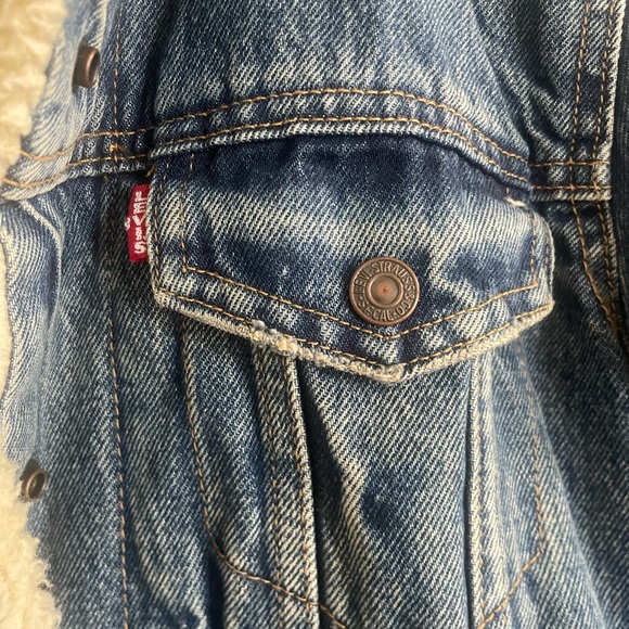 LEVIS Classic Strauss & Co Blue Denim Jacket with Cream Sherpa Collar - Picture 4 of 12